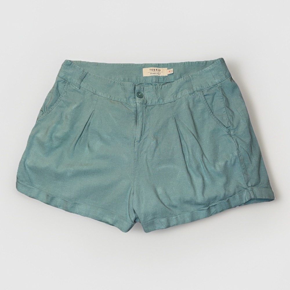 5/25 Torrid Teal Linen Rayon Blend Pleated Lined Shorts Size 14 Cuffed High Rise